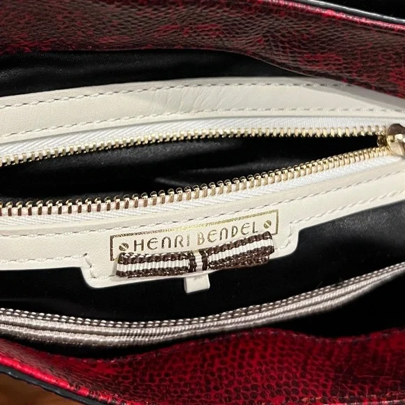 HENRI BENDEL NWOT The Whitney Lizard Messenger Bag w/ dust bag - Picture 16 of 16